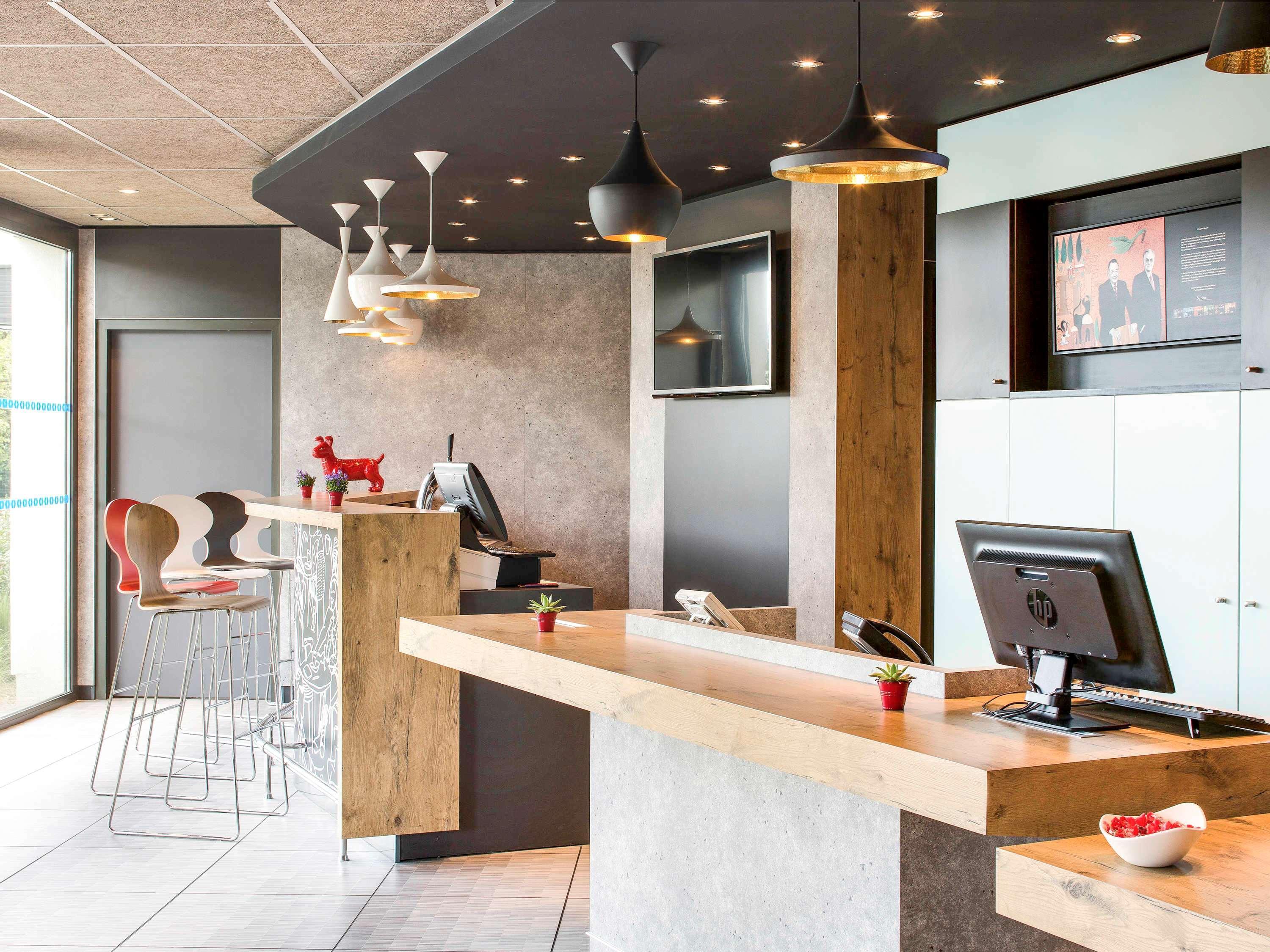 Ibis Montceau Les Mines Hotel Екстериор снимка