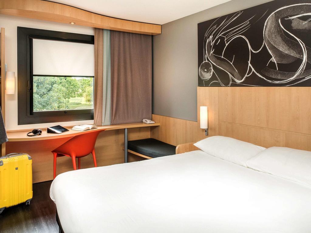 Ibis Montceau Les Mines Hotel Екстериор снимка